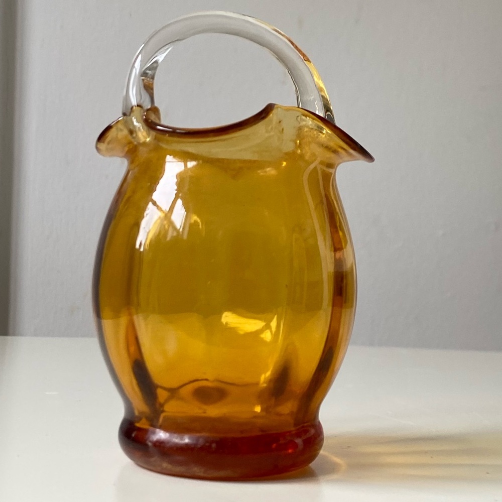 Hand Blown Amber Pilgrim Art Glass Basket Vase Clear Applied Handle Wavy 4.5”